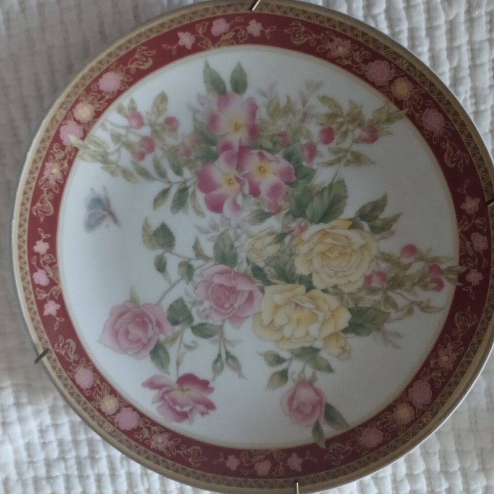 Multi-flower image pattern wall plates